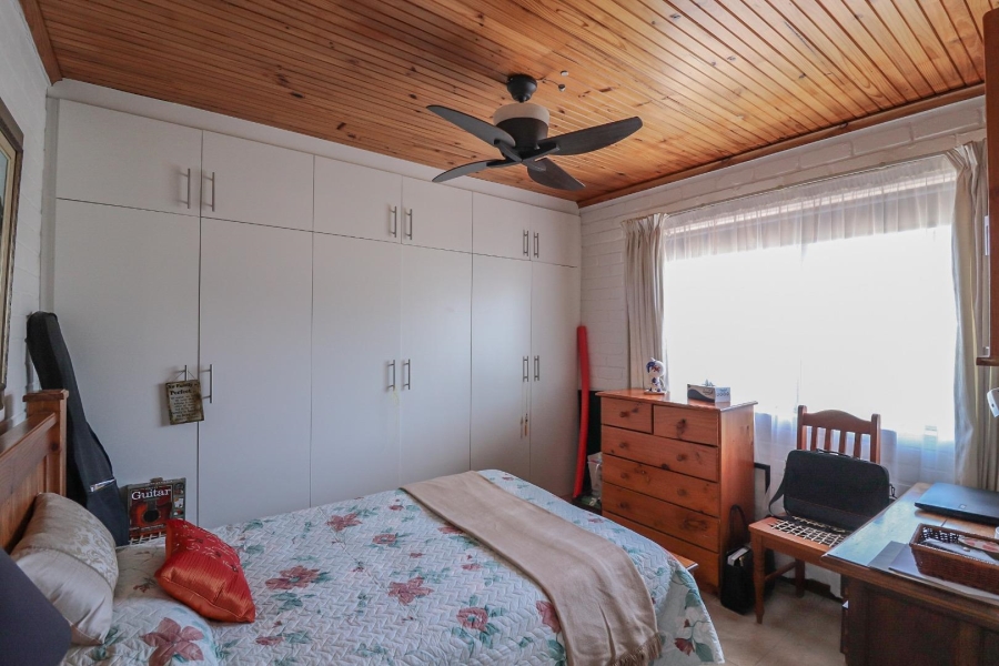 4 Bedroom Property for Sale in De Kelders Western Cape